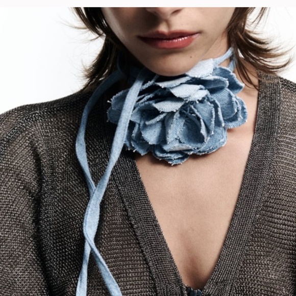Zara denim oversize maxi flower choker necklace light Blue NWOT - Picture 1 of 11